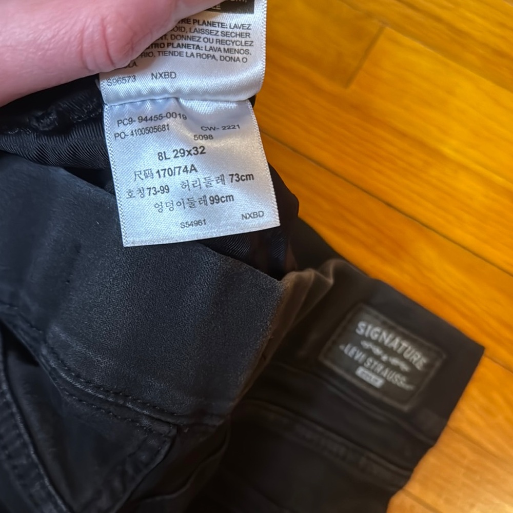 Signature by Levi Strauss Black Skinny Jeans Timeless Style (2 pair) - Picture 3 of 3